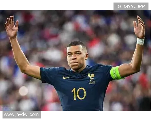 身高177的足球明星如何在绿茵场上展现非凡魅力与实力 身高177的足球明星如何在绿茵场上展现非凡魅力与实力